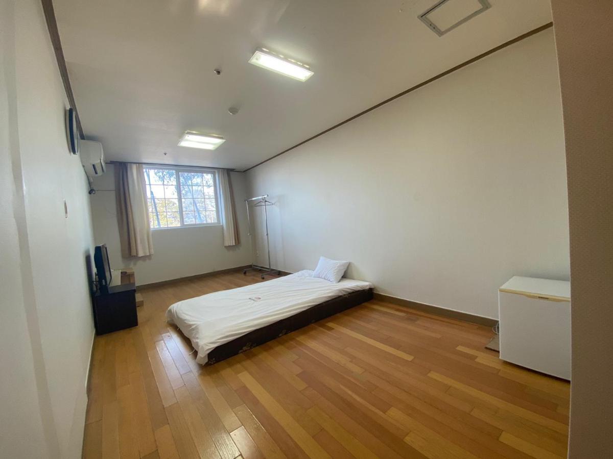 Arbon Youth Hostel & Resort Jeju Buitenkant foto