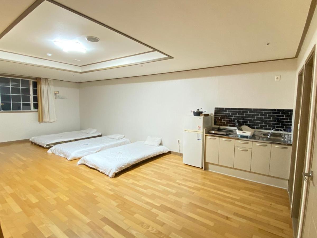 Arbon Youth Hostel & Resort Jeju Buitenkant foto