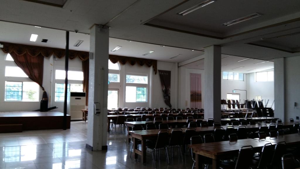 Arbon Youth Hostel & Resort Jeju Buitenkant foto