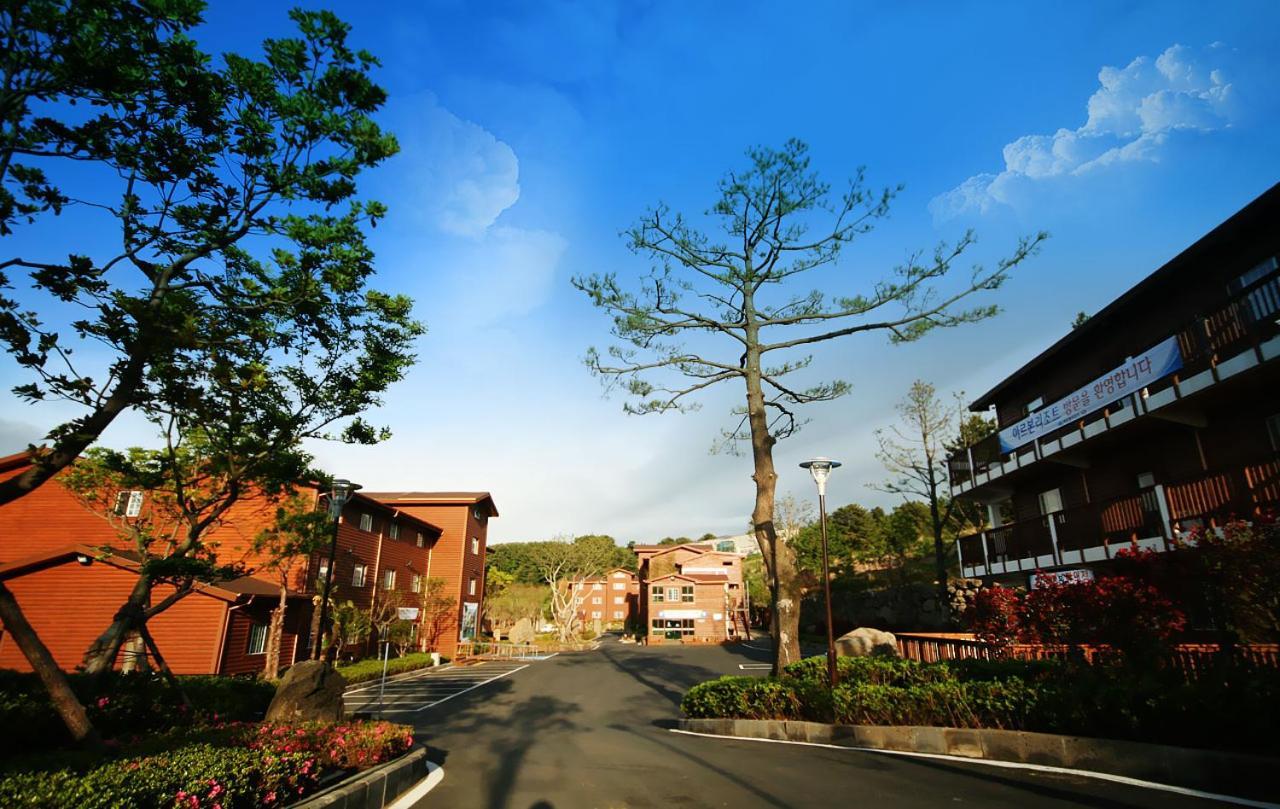 Arbon Youth Hostel & Resort Jeju Buitenkant foto