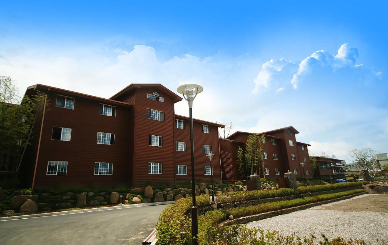 Arbon Youth Hostel & Resort Jeju Buitenkant foto
